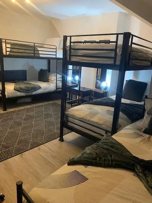 By Lushlets - Hen, Stag, Rugby, & Group Accommodation Caters For 60 Plus Guests Ask! Cardiff Apartment