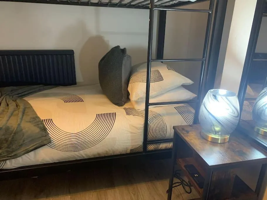 Apartment By Lushlets - Hen, Stag, Rugby, & Group Accommodation Caters For 60 Plus Guests Ask! Cardiff